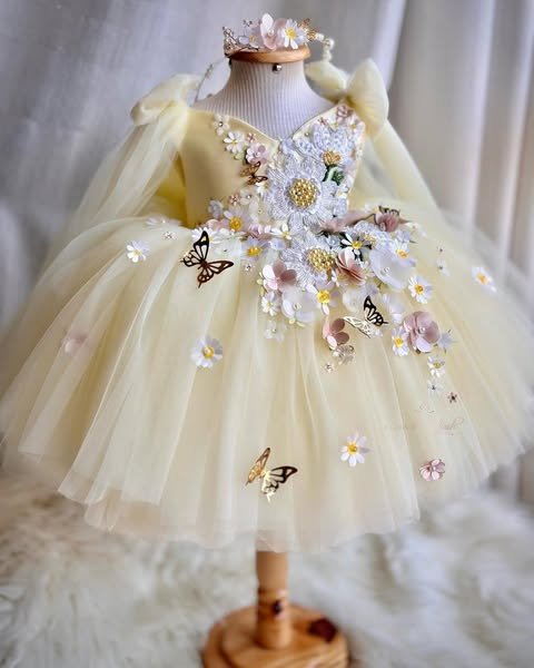 Daisy Sunshine & Flutter